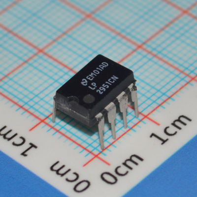 LP2951CN 5V/ADJ 150mA LDO Regulator 3V-30V Input ±0.5% Accuracy TO-220/DIP-8 -40°C to +125°C Low Quiescent Current