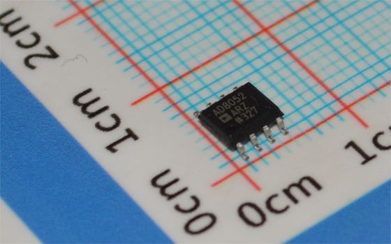 AD8052AR: 300MHz Dual Op Amp, 140V/μs Slew Rate, 4.5nV/√Hz Noise, ±5V to ±15V Supply, SOIC-8, -40°C to +85°C