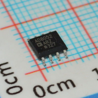 AD8052AR: 300MHz Dual Op Amp, 140V/μs Slew Rate, 4.5nV/√Hz Noise, ±5V to ±15V Supply, SOIC-8, -40°C to +85°C
