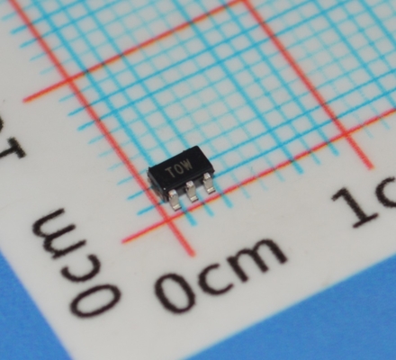 ADT6501SRJZP085RL7 Precision 85°C Temperature Switch ±0.5°C Accuracy 2.7V-5.5V Supply 6μA Ultra-Low Power Open-Drain Output SOT-23 Package for IoT/Portable Devices