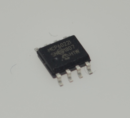 MCP6022-I/SN Dual Op Amp 2.7-5.5V Wide Voltage 10MHz Bandwidth 7V/μs Slew Rate 120dB CMRR Rail-to-Rail I/O 0.9mA Low Power SOIC-8 Package Industrial Grade