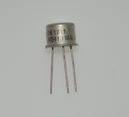 2N1711 NPN Transistor 50V/600mA 100MHz Frequency Low Saturation Voltage High Beta TO-39 Metal Package Industrial Temperature Range Reliable Switching General-Purpose Amplification
