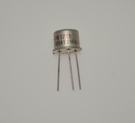 2N1711 NPN Transistor 50V/600mA 100MHz Frequency Low Saturation Voltage High Beta TO-39 Metal Package Industrial Temperature Range Reliable Switching General-Purpose Amplification