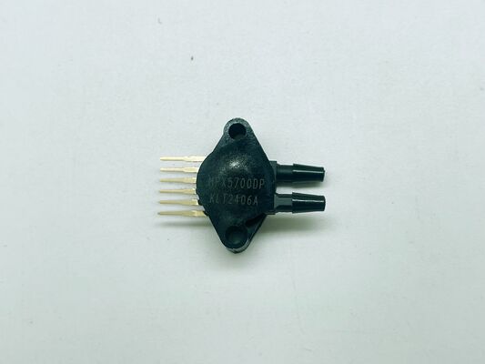 MPX5700DP differential pressure sensor 0 to 700kPa range 2.5% accuracy 4.7V output temp compensated analog out reliable for industrial